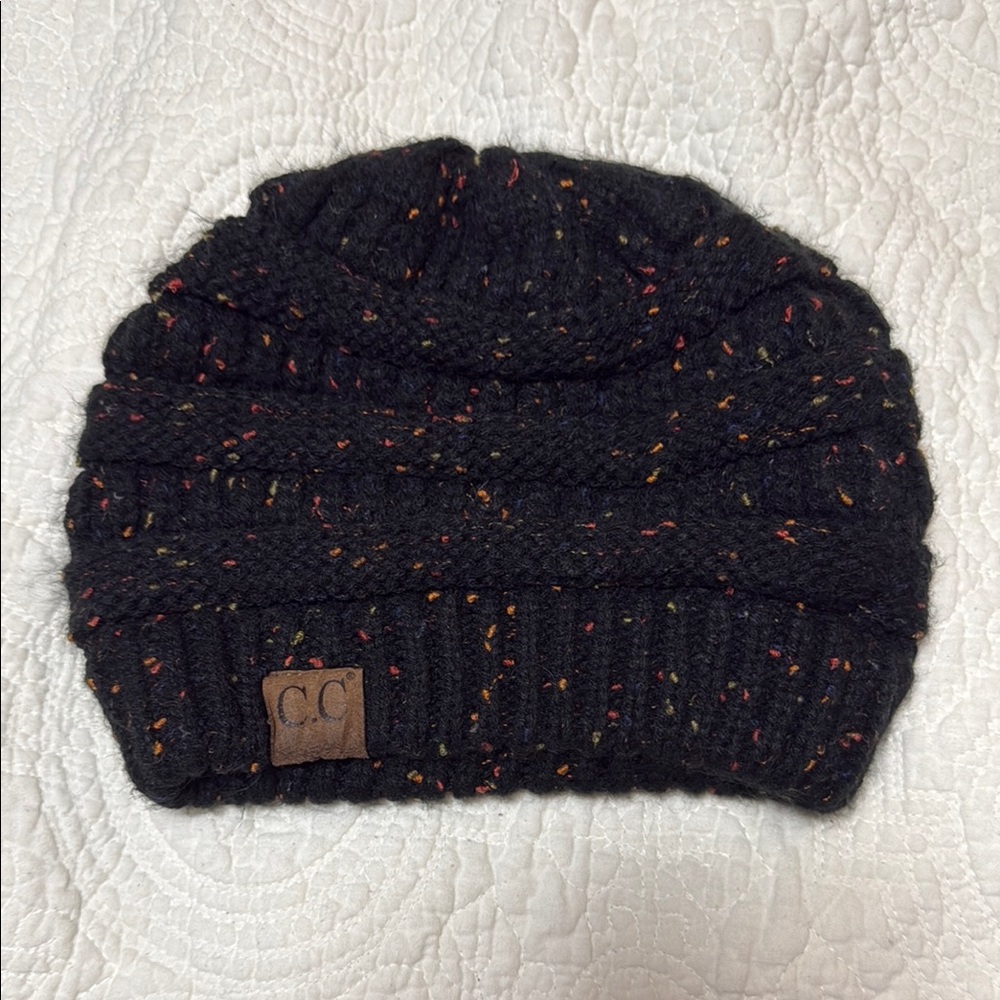 C.C. Women’s Speckled Black Beanie